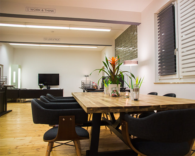 Coworking Desk